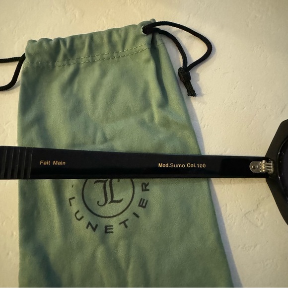 VINTAGE FRENCH BLACK FRAME SUNGLASSES - Picture 6 of 10